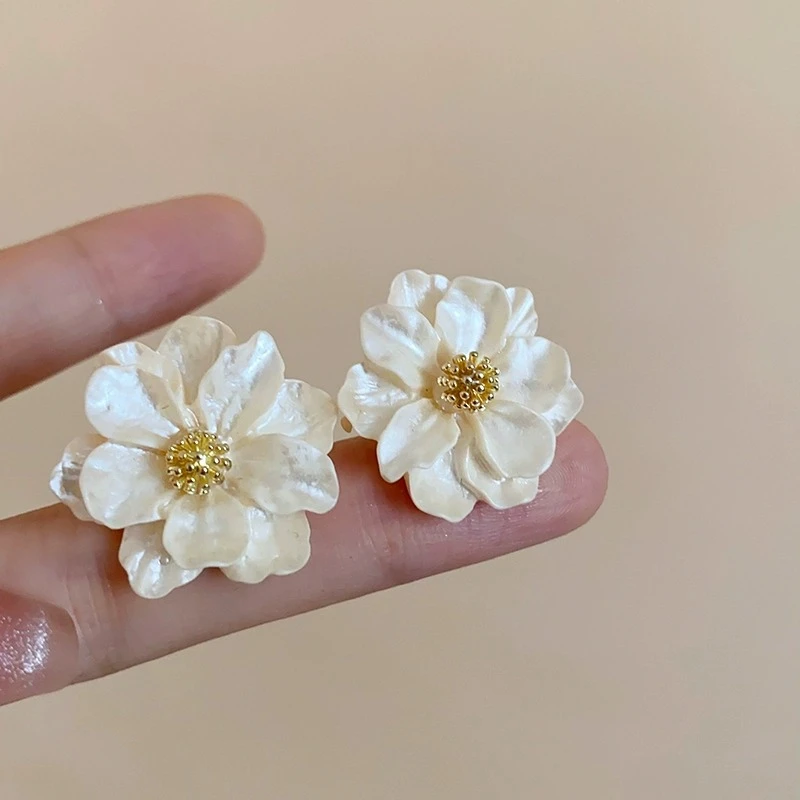 Camellia Flowers Stud Earrings 2